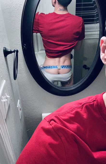 1 pic. Follow me on onlyfans  @xanderdrakes                                                      ?#erotic