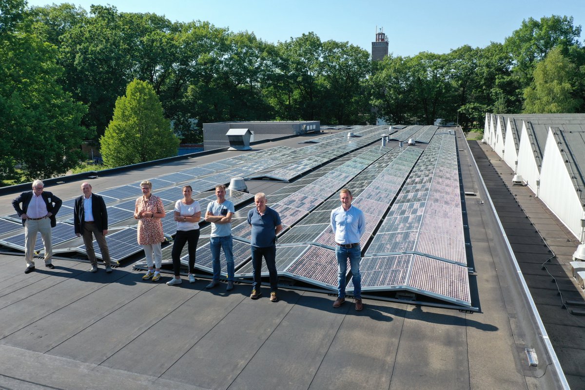 Net voor de zomervakantie hebben wij dit project bij Vakcollege Maarsbergen opgeleverd. Het systeem is officieel in gebruik genomen door wethouder Rob Jorg. In totaal zijn er 432 panelen geplaatst (145 kWp). Lees meer via onderstaande link: nuovo.eu/nieuws/zonnepa…
