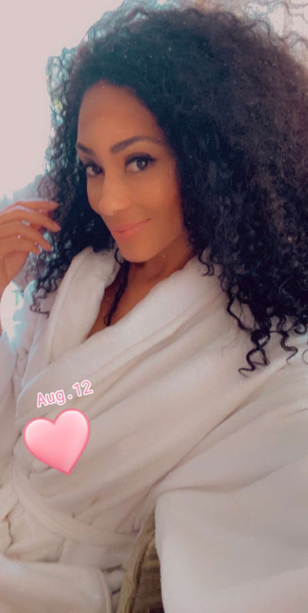 GLSTv13's tweet photo. Gotta love early call times- get to work in studio 2day here in Hollywood (FLORIDA THAT IS) #bookedandbusy subbing out my dance class at @Equinox #glynnisstoot #modellife https://t.co/7Avjq6GISM