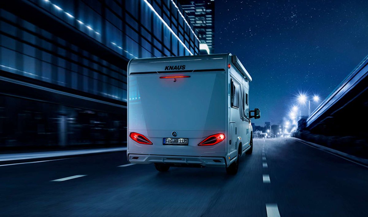 caravanasanchez's tweet photo. Seguimos de estrenos. Las nuevas #autocaravanas de Knaus para 2021. La VAN TI VANSATION, la L!VE I 900 LEG y la nueva SUN I.
Y como novedad el nuevo techo emergente para los modelos de Campers CUV.
Atentos a todo lo que se avecina 😃😃
#caravanasanchezcastro #knaus #novedades2021 https://t.co/HLe1gJzWf7