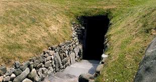 The well at Burghead in Moray is said to have existed since Pictish times, and is thought to have been a shrine to Celtic water deities, or perhaps even a place of ritual drowning. Some accounts claim it was sanctified by St Colm Cille, then used for baptisms.  #FolkloreThursday