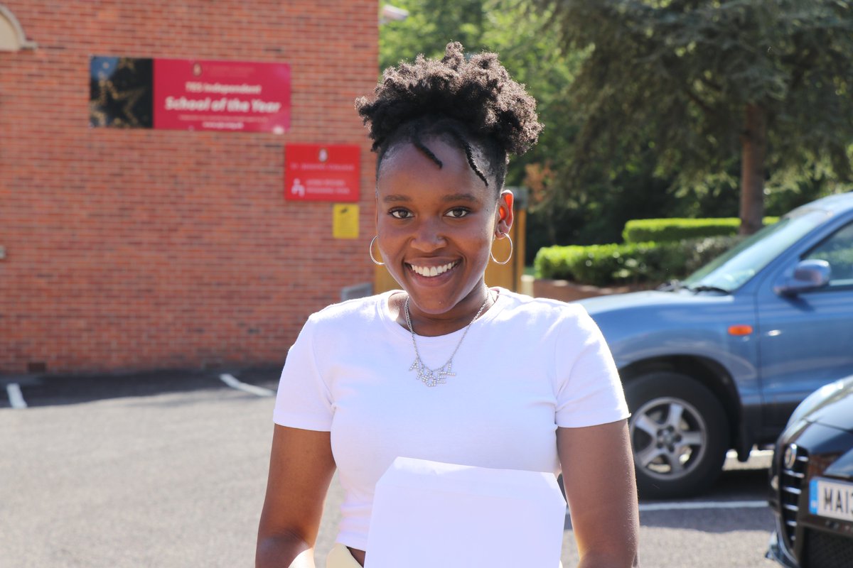 Angela was so pleased with results, her 'legs were shaking'! She is going on to study Art, Physics, Maths in the Sixth Form.🍾
#gcseresults2020 #gcseresultsday #sjcrmain