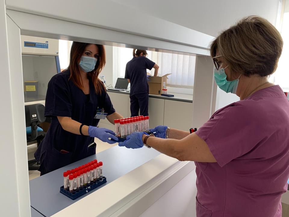 👉🏼messa in funzione una “macchina” in grado di fare 10mila tamponi al giorno e avere il responso in sole due ore: questo significa che potremo organizzare ampie campagne di screening. #RegionePuglia #Covid19 

facebook.com/27082416301508…