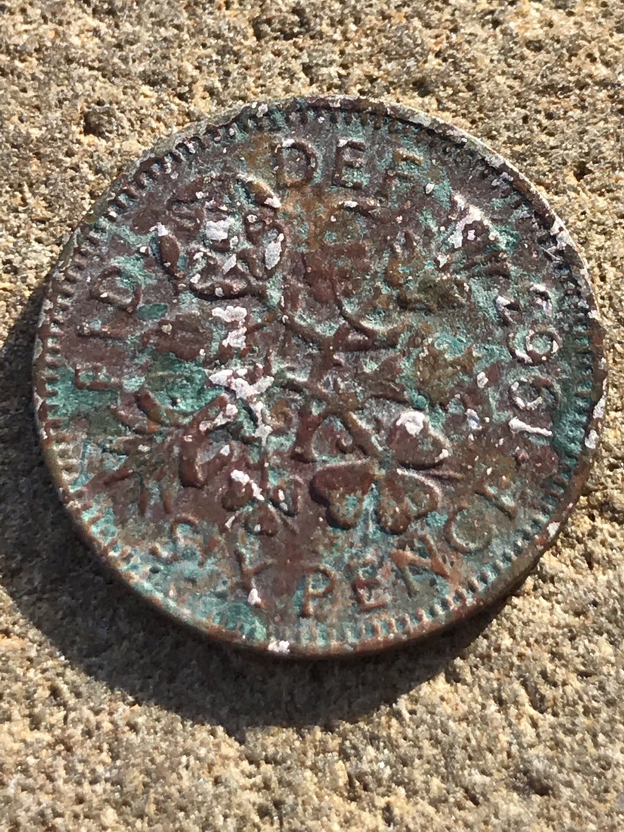 sarah_tunney_'s tweet photo. Today’s #seatreasurefinds an old spoon and a six pence dated 1963! Six pences were taken out of circulation in 1980, so I wonder how long it was lost to the sea for?!
—————
#beachcombing #beachcomber #seatreasures #oldspoon #sixpence #britishcoins #hightide #storms #lynmouth https://t.co/Lhrkj2clI8