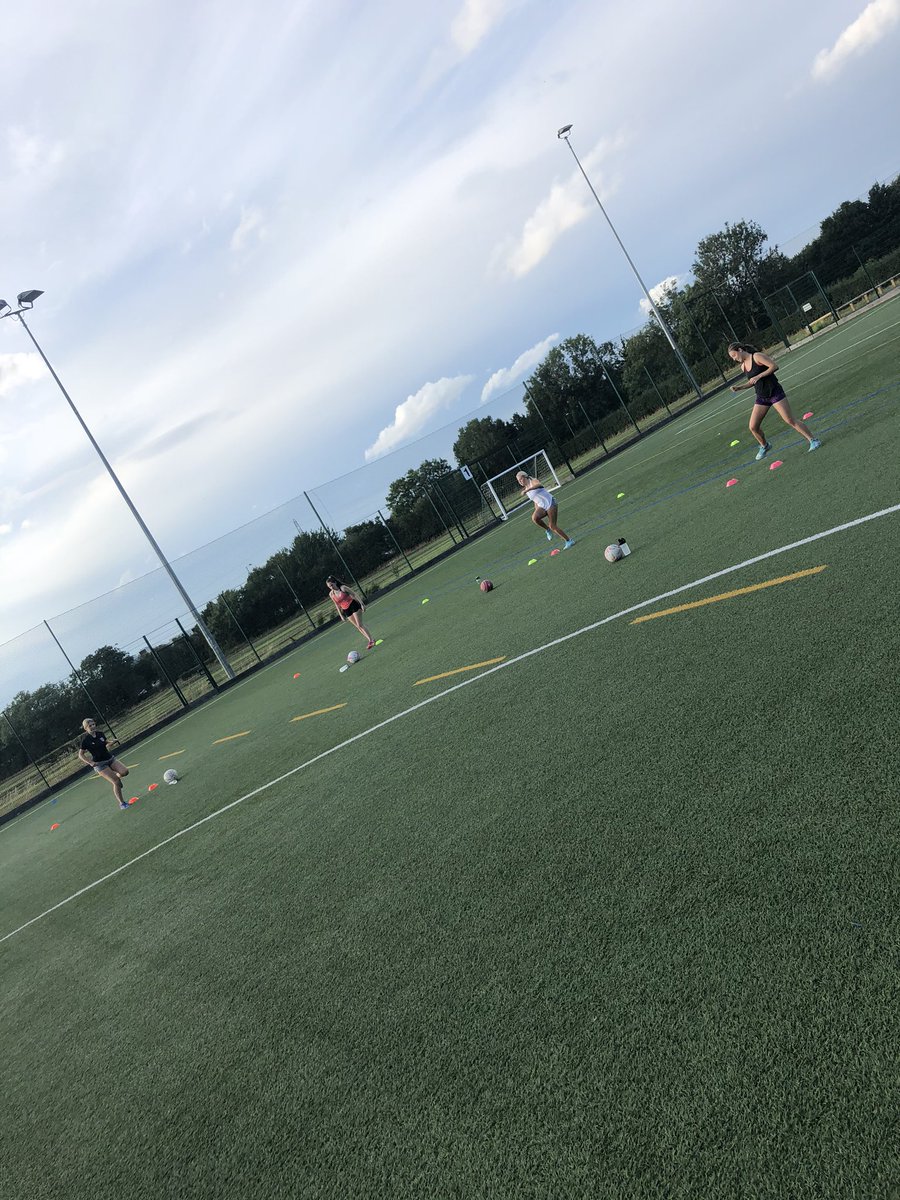 WildcatNetball's tweet photo. Our seniors are back and working hard ready for the new season  💛❤️💙 https://t.co/uWvwVUYvRP