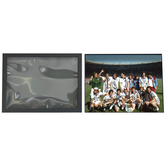 AutographItNow's tweet photo. ‼️ NEW ITEM ALERT ‼️

West Ham 1980 Team Photo Signed By 12 in Display Box. 
Signatures include: Billy Bonds &amp; Trevor Brooking.

Get yours here 👉 https://t.co/5VDkqSCrZ0
#sportmemorabilia
#westham https://t.co/nGGR3VJFMC
