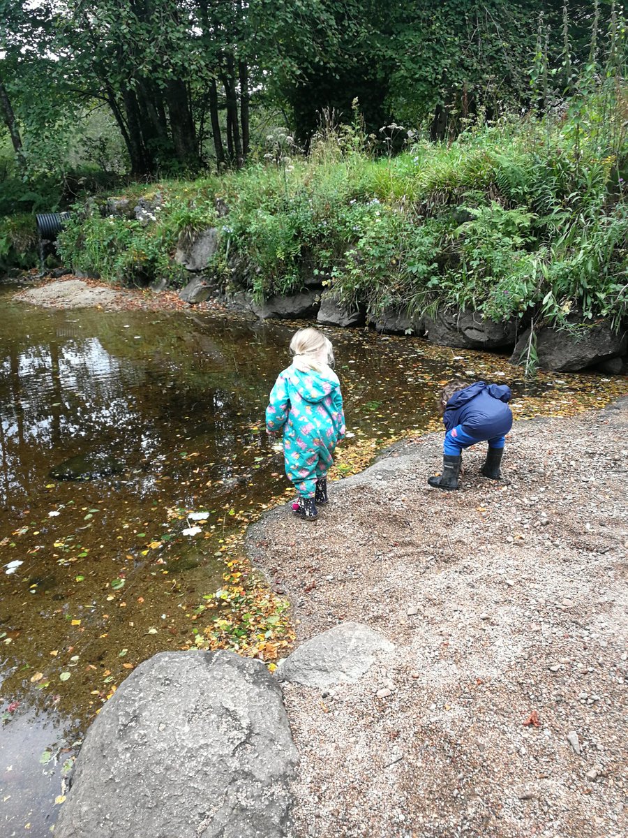 holliectaylor's tweet photo. #outdoorplay doesn't hand too be all rumbunctious stuff. Plenty of 'quiet time to talk' happens on our outdoor adventures with children expressing their emotions about family and reactions to covid experiences regularly. @EypLaura #beingme #care #relationships https://t.co/0u2NCTnuzM