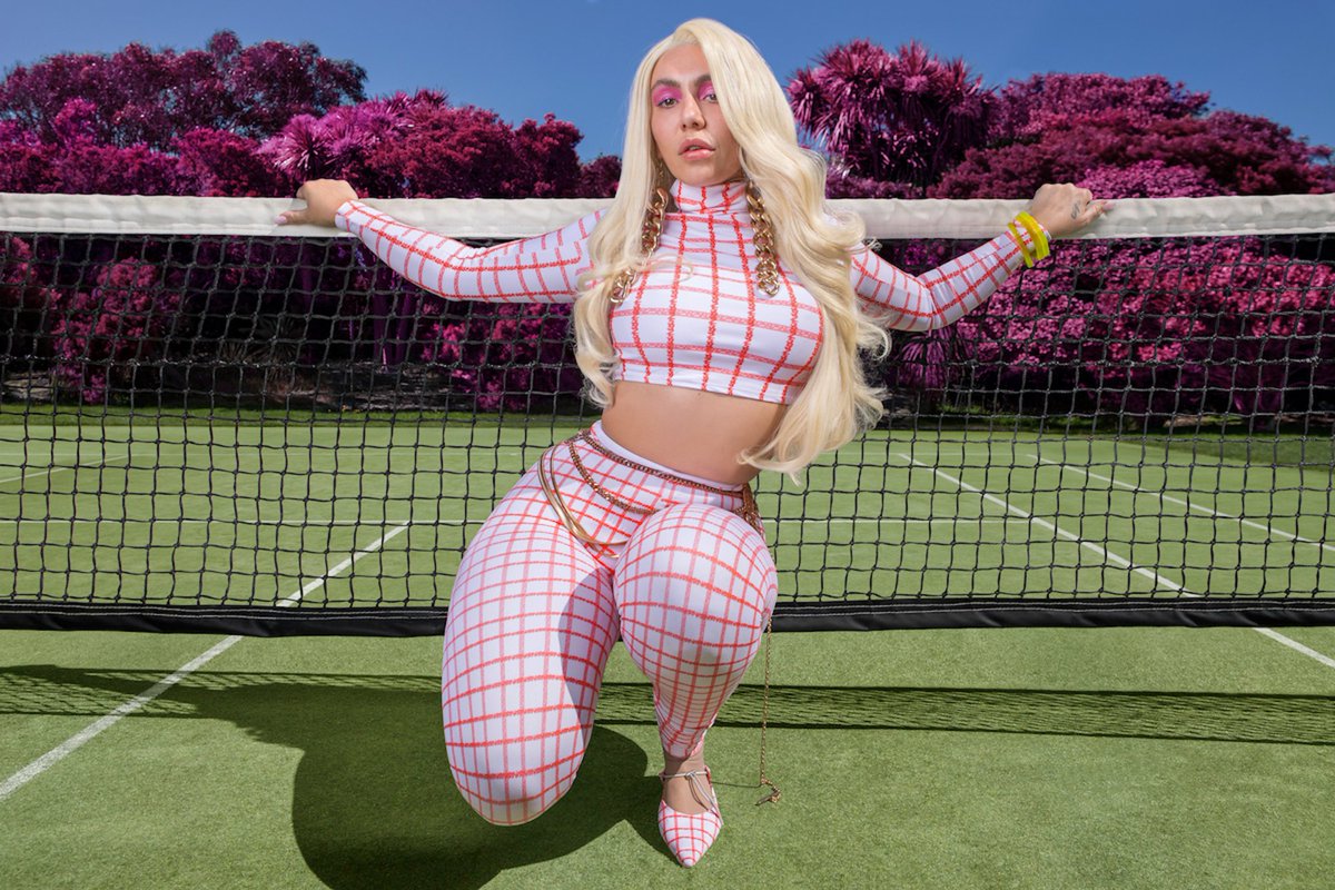 wonderlandmag's tweet photo. .@clairybrowne drops her glamorous new tune "Not The Only", accompanied with an atmospheric video 💁‍♀️ https://t.co/1YVKOTChY4 https://t.co/0BkeralRW6