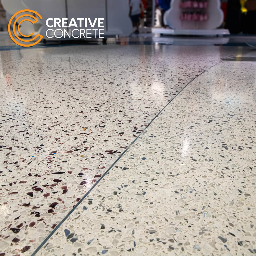 creativecreteme's tweet photo. CrystalTop Epoxy Terrazzo @ Motion Gate Dubai: various matrix colors with a mix of crystal clear glass, colored glass, and double-sided mirror separated by Zinc alloy divider strips.
UAE: +971-6-532-1119
Jordan: +962-6-487-4078
#creativeConcrete #epoxy #CrystalTop #ColoredGlass https://t.co/hf2VSZiOCG