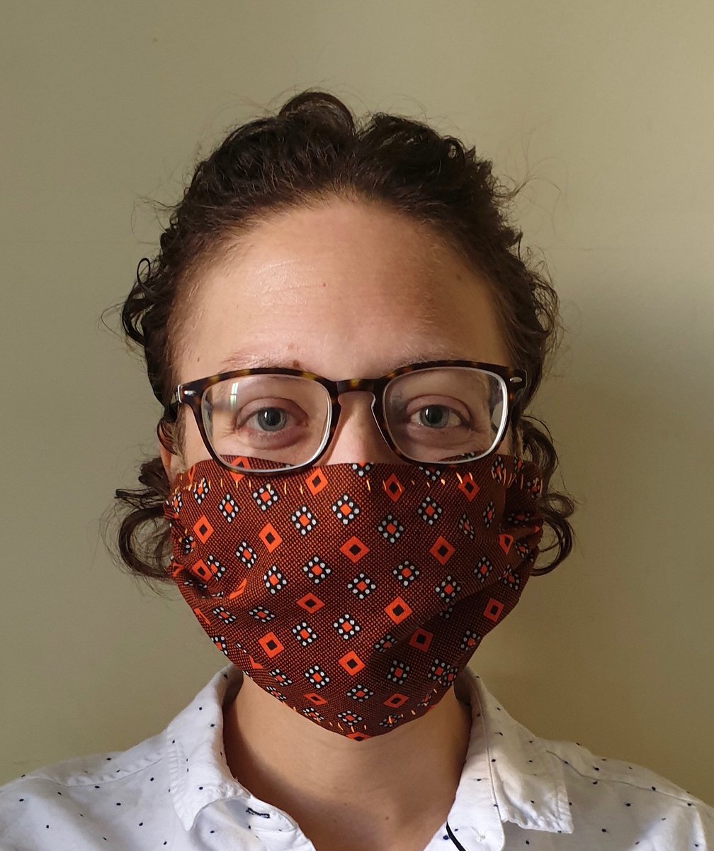 HeleneMarivdW's tweet image. ‘Face coverings for covid-19: from medical intervention to social practice’ published today in @bmj_latest : bmj.com/cgi/content/fu… with phenomenal @OxPrimaryCare @TBProof team 😷😷😷😷 @trishgreenhalgh @dr_nina_g @SKGTonkinCrine and Koot Kotze 🧶A thread:
⬇️