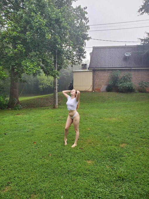 Rainy dayz https://t.co/9e5qUuv24h