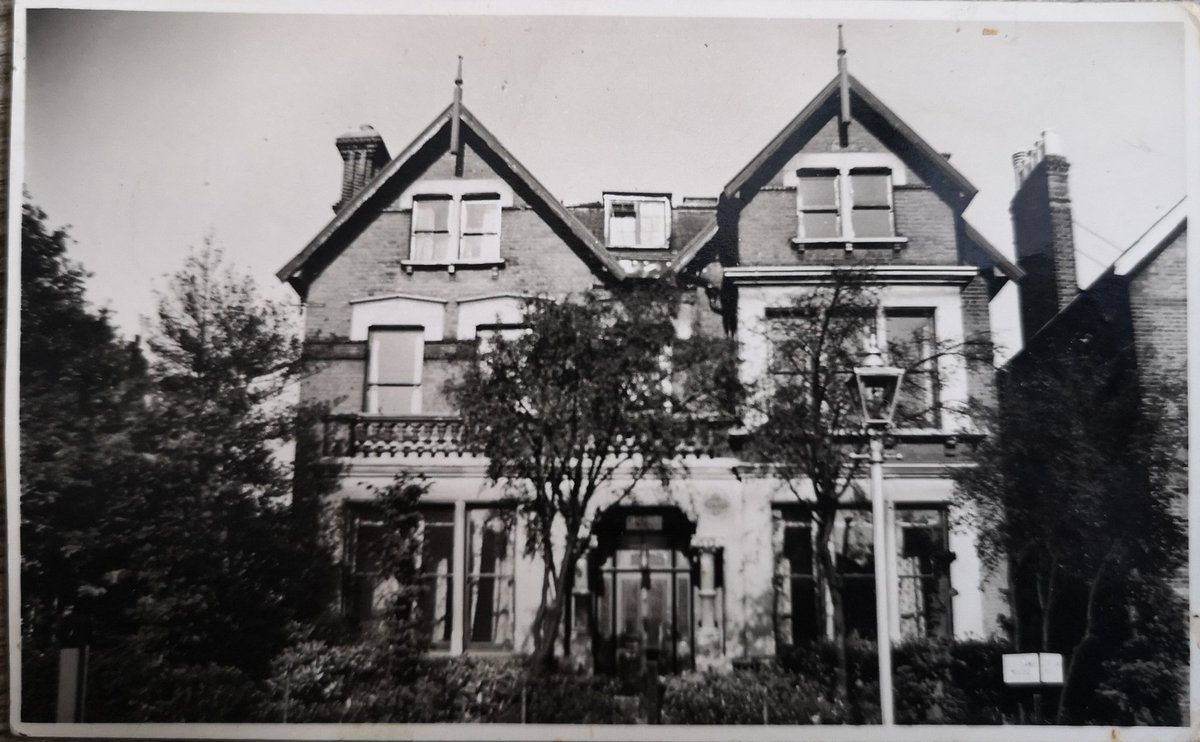 MyBluePeepers's tweet photo. French/Italian decent born in #woolwich nanna Florence born cannes #silentfilm actress. I lived in nannas hotel #buckhursthill #eppingforest nanna Nina uncle Roy #pagani books about uncle Roy #HERO #flameoffreedom #lostwarriors but I'm a simple #rustic #kentbird #loveyourroots https://t.co/GpiSmdVr1I