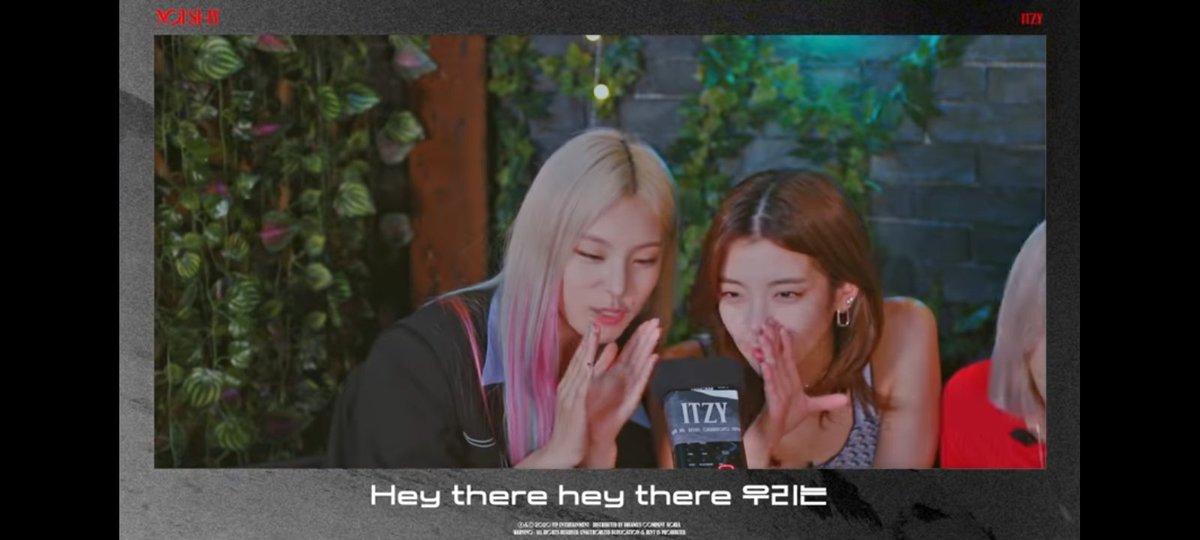 Rose_Anne0518's tweet photo. But I know that there's only one #GreatPair for our miss Hwang.
🥰😍 https://t.co/3JODLcPXnV