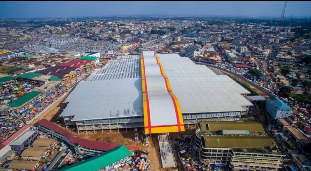 so_kadi's tweet image. The Kejetia market project comes with convenient parking for vehicles, modern bus terminal, fire station, clinic, police station, crèche, community facilities with modern security features, modern sewage and sanitation facilities.
#TheBigPush 
#NationBuilder #MahamaAshantiDiaries