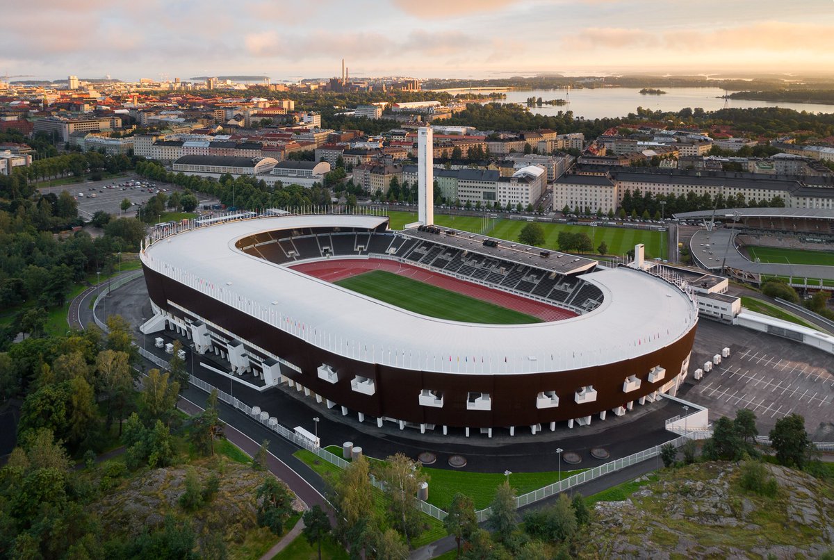 Piiroinendesign's tweet photo. Maailman kauneimmaksikin Olympiastadioniksi mainittu Helsingin Olympiastadion on uudistunut. Samalla Piiroisen yksi merkittävimmistä istuintoimituksista, yli 36 000 istuinta asennuksineen, on valmistunut.
#piiroinendesign
#olympiastadion
#uusiaika
#fiiliksentakia
#olympicseats https://t.co/ruB52D3Xo0