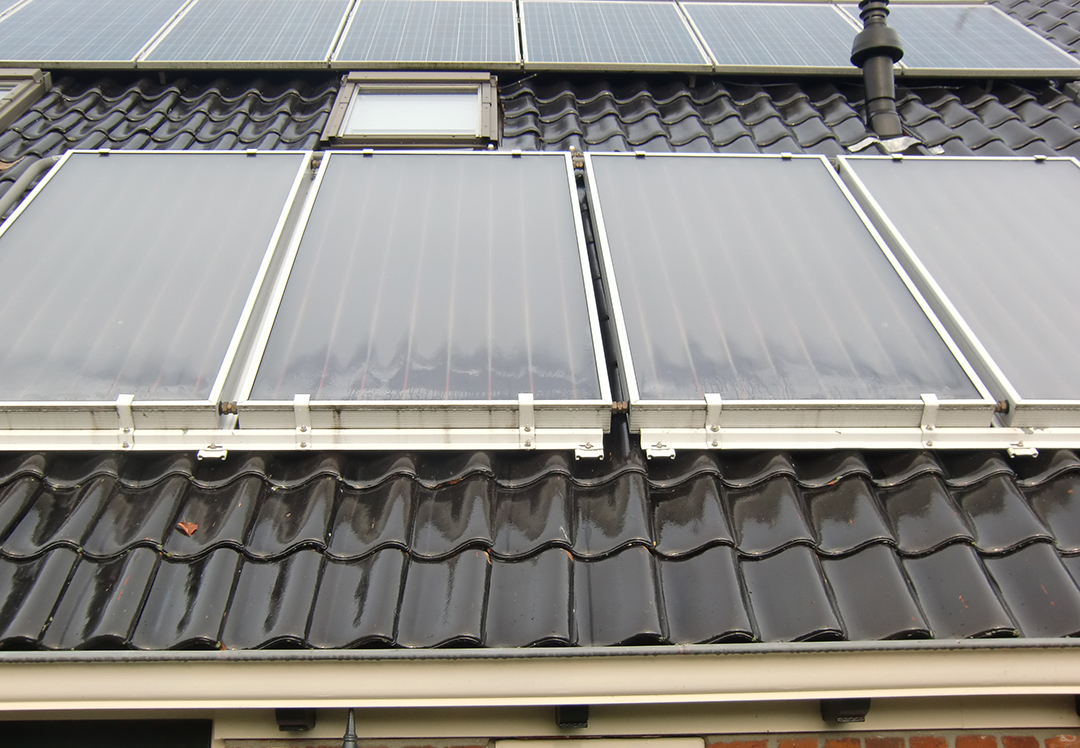 HammyMillionsun's tweet photo. Millionsun solar flat plate collector can perfect combine with tilt roof.
#solarcollector #flatpanelcollector https://t.co/nhYGBDh21t