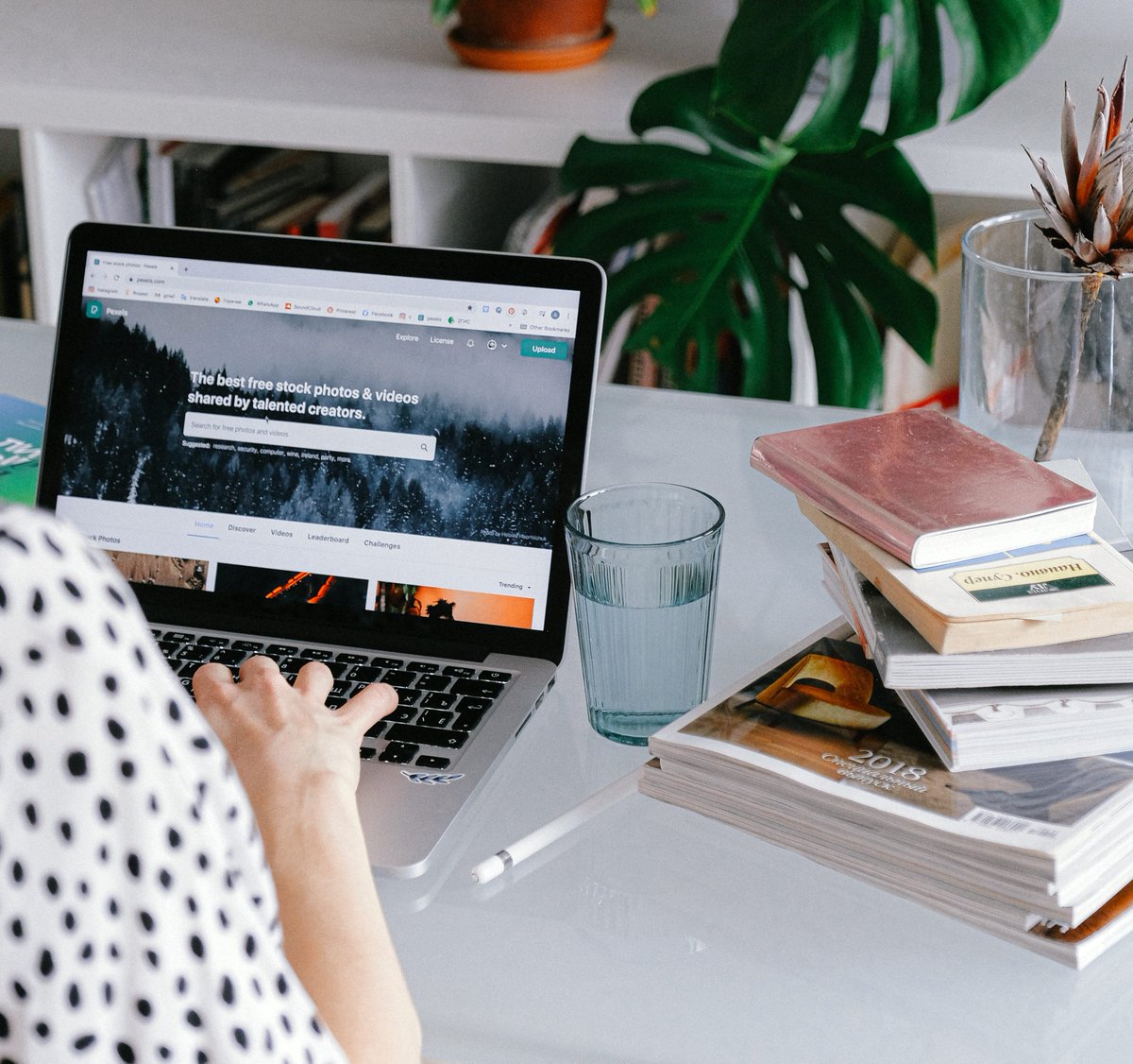 Why it's time to "Unplug" and take a Digital Detox 💜🧡

▪️Reduce stress
▪️More time for you
▪️Improve mental health
▪️Improve physical health
▪️Become happier
▪️Ease anxiety
▪️Enhance healthier relationships
▪️Improve sleep quality
▪️Improve mood