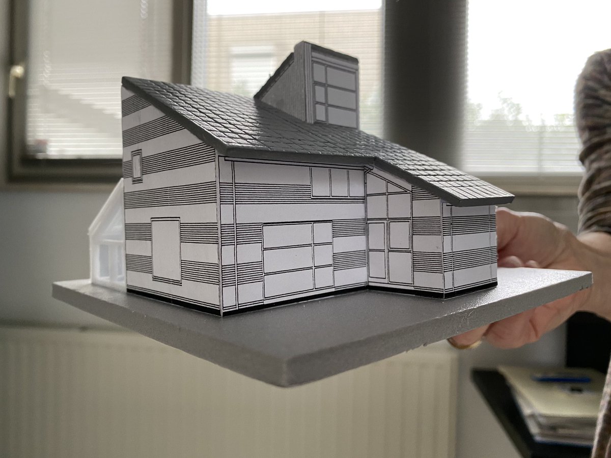 Attent én uniek! Als aandenken voor de oude bewoners/verkopers deze maquette zelf gemaakt door Ben tijdens de #eindinspectie aangeboden. Woning aangekocht van <a href="/MarcelHeppen/">Koningsstede</a>
