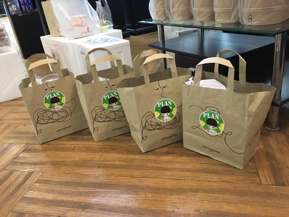 LeLe_LovePlan's tweet photo. LBC2 Presscon food support
 💚Chinese fans of Plan💚
We’ve prepared some food for Plan and 30 snack boxes for the staff! We wish today ‘s press conference a full success!
#LBC2Presscon 
#คนของแปลน https://t.co/CV538d8P9l