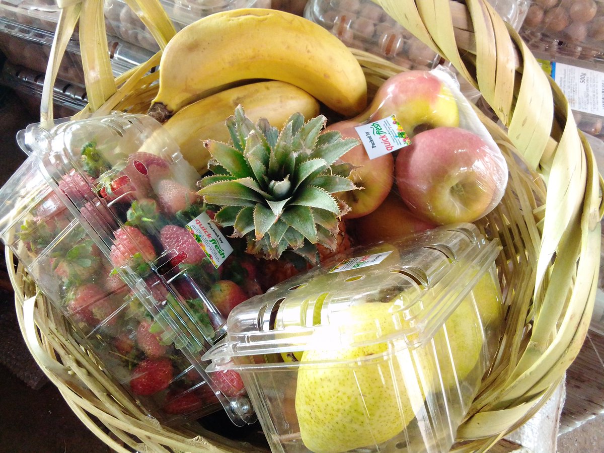 A birthday hamper for her man. We just had to put everything together for her since she is in the diaspora. We celebrate love. 

Fruit hamper delivered at $13. 
...
To order send Whatsapp +263779355288