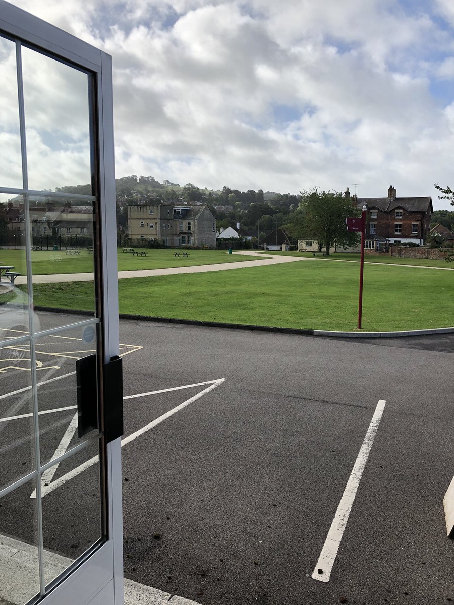 6thFormSHS's tweet photo. The sun is trying to come out to shine for our first GCSE socially distanced results day. Good luck to all@of our amazing students #gcseresults2020 #everythingispossible #stroudhigh https://t.co/oiRbjSSEuy