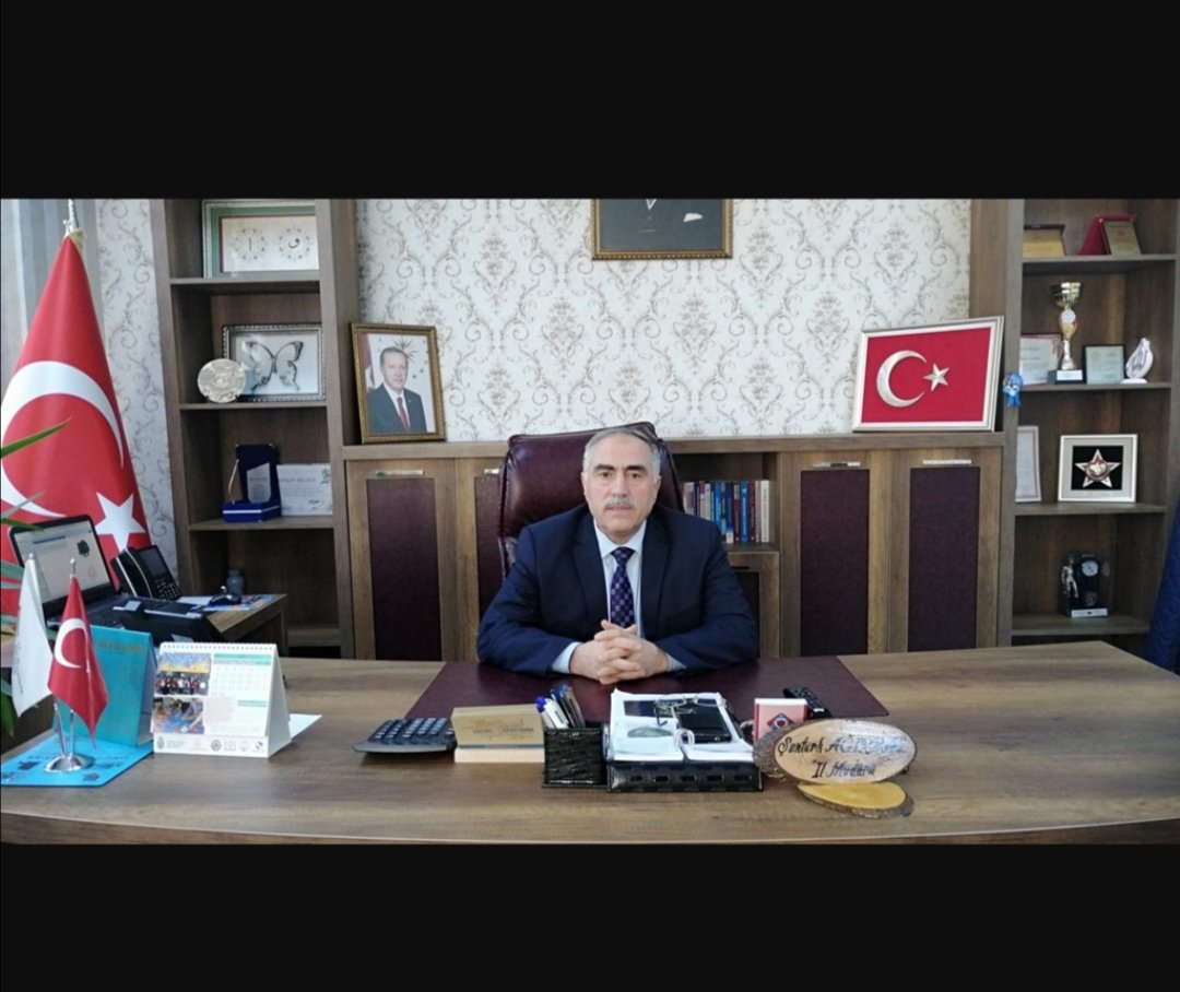 İl Müdürümüz Şentürk Ağırbaş'ın Taziye Mesajı ;
Şehidimiz Davut POLAT' ın babası Rıza POLAT'ı kaybetmenin üzüntüsünü yaşamaktayız. Şehidimizin babasına Allah’tan rahmet ailesine ve yakınlarına başsağlığı ve sabır diliyoruz.