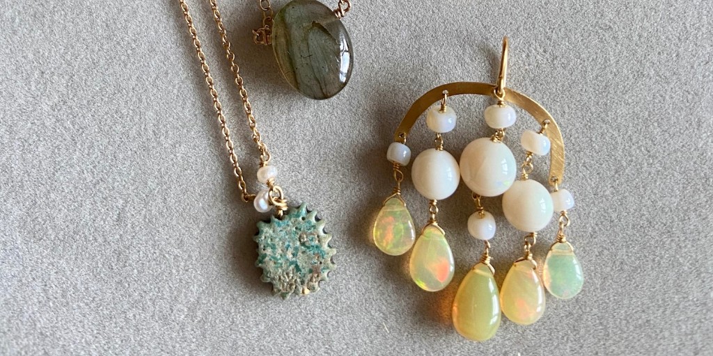 AncientAmbiance's tweet photo. One-of-a-kind handmade #jewelsforlife by resident jeweller @clairevanholthe ๐๐ซ๐
Book your Covid secure private viewing or shop online
>> https://t.co/YDWzoRLFsQ
#handmade #earcandy #neckcandy https://t.co/axvv8AY4Dk