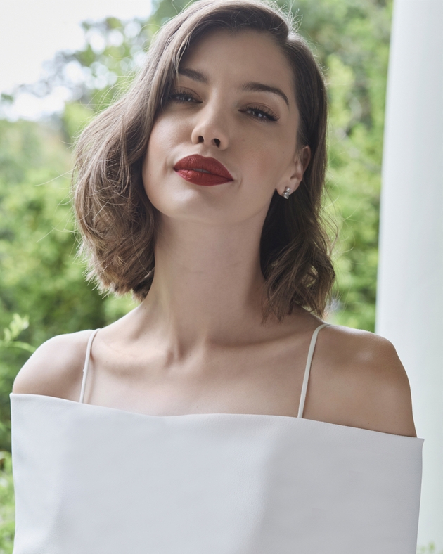 Following the launch of her new collection GRACE, we talk to #bridaldesigner <a href="/elbethgillis/">Elbeth Gillis</a> about trends for 2021. She tells us, "the backs of dresses will become more interesting and we have plenty of bridal gowns in the Grace collection featuring.. yourkent.wedding/fashion-news/1…