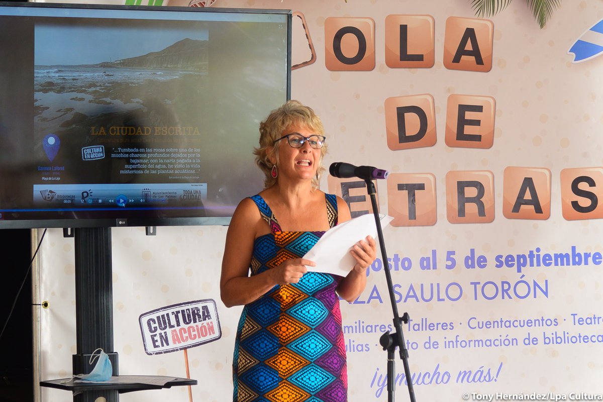 LpaCultura's tweet photo. Literatura y música en la carpa 'Ola de letras'. Ayer fue el turno de los intervalos musicales con la interpretación José Luis Montesdeoca (violín) y la lectura de fragmentos de 'La ciudad escrita' a cargo de Maisa Quintana. 

#Culturaenacción #Culturaresponsable #Oladeletras https://t.co/uYPtN7HxD0