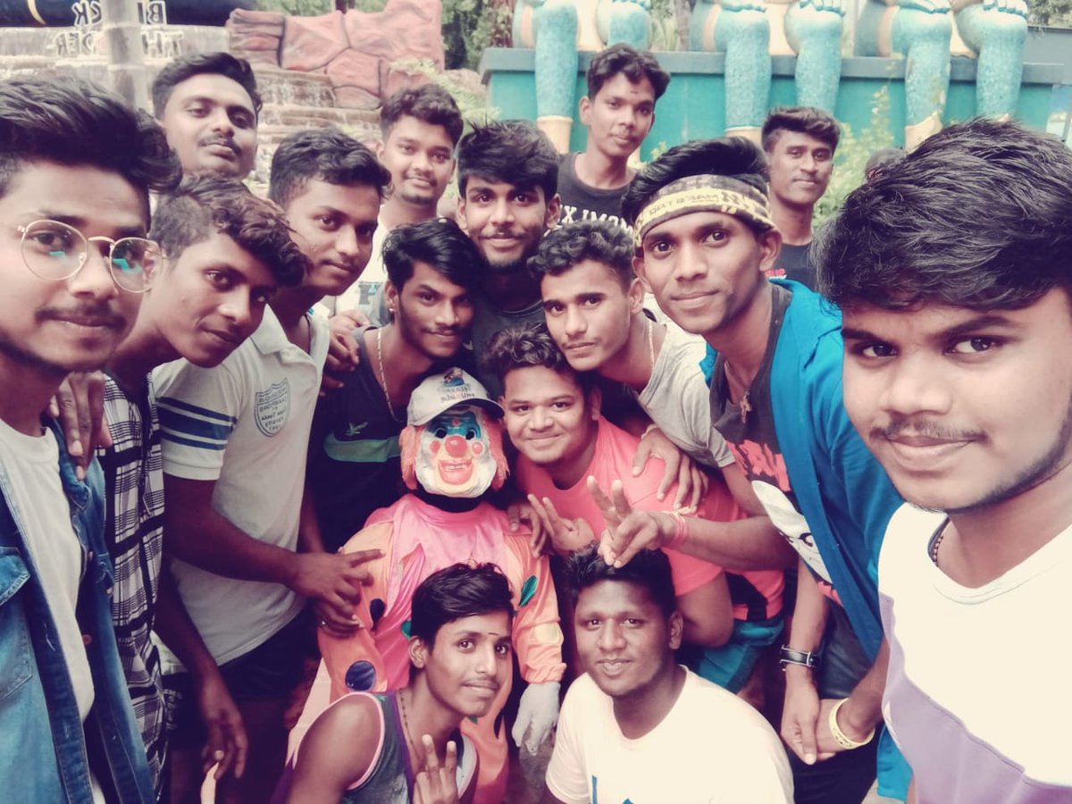 Johnromerow's tweet photo. My Pullingo ❤️🎉😍💥...
@gvprakash @SonyMusicSouth @Vasantabalan1
@TherukuralArivu

#FriendshipAnthem #Jail #PathuKaasu #MyPullingo https://t.co/BaIlkl3xlg