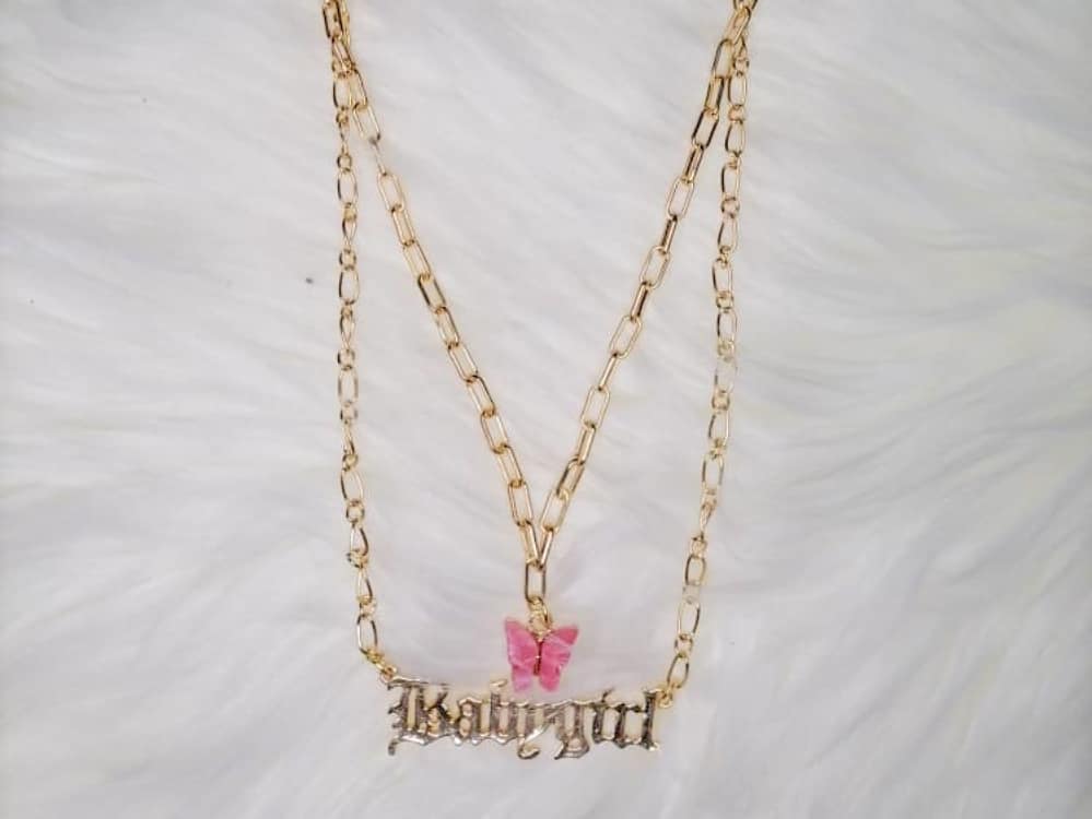 spperfume_'s tweet photo. [READY STOCK] SURPRISE BOX Double Layer necklace only at RM22. Can choose variations:
1. Babygirl
2. Angel
3. Lover 

-FREE wishcard(no limit words) 
-FREE shipping (at shopee)

#birthdaygirl #happybirthday #necklace #murah #bucketchocolates #bouquetflowers #giftsforher https://t.co/lXR9Z5C4yk