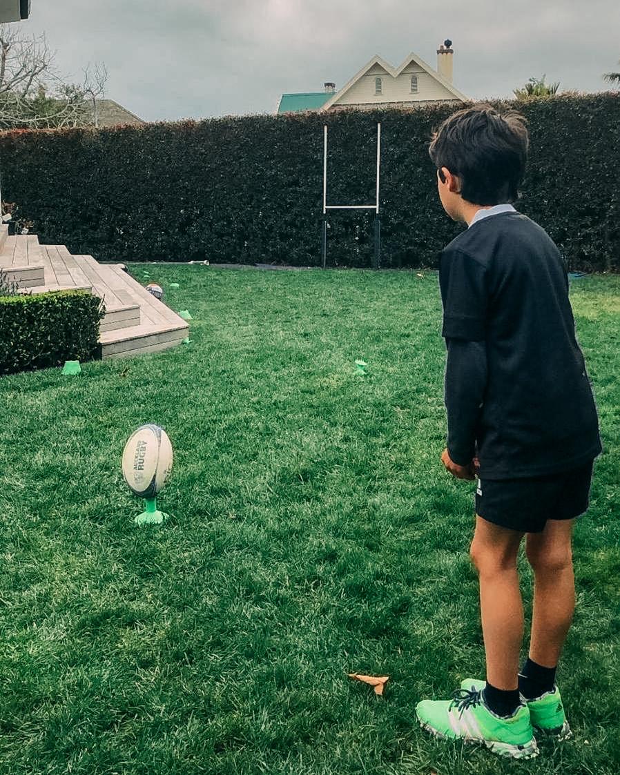 DanCarter's tweet photo. Home Schooling : today’s PE lesson🙌🏼 https://t.co/6QFsNvK2qo