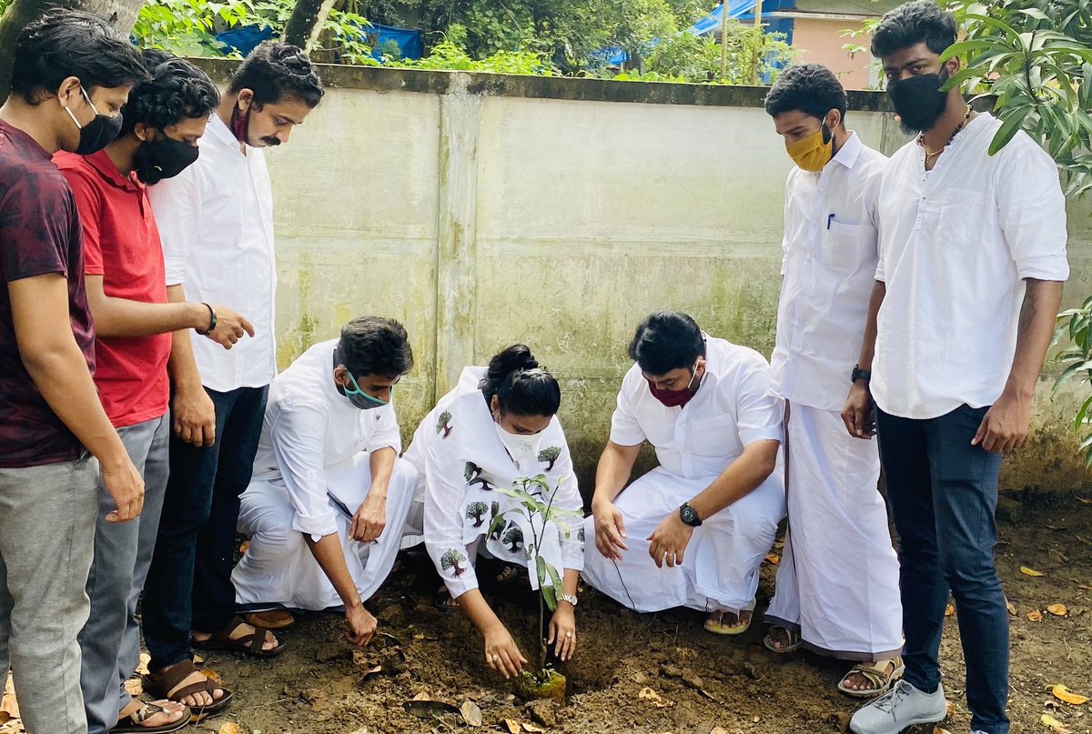 AdvJebiMather's tweet photo. On Rajiv ji’s Birth Anniversary protesting against regressive #EIADraft2020 by planting tree in Aluva as part of #PlantTreeSaveLives movement of @IYC across the country today.
With Aluva AYC President @hazeekhalid & Aluva MYC President Paul Xavier & team.
#RememberingRajiv https://t.co/HhFUBlFvF7