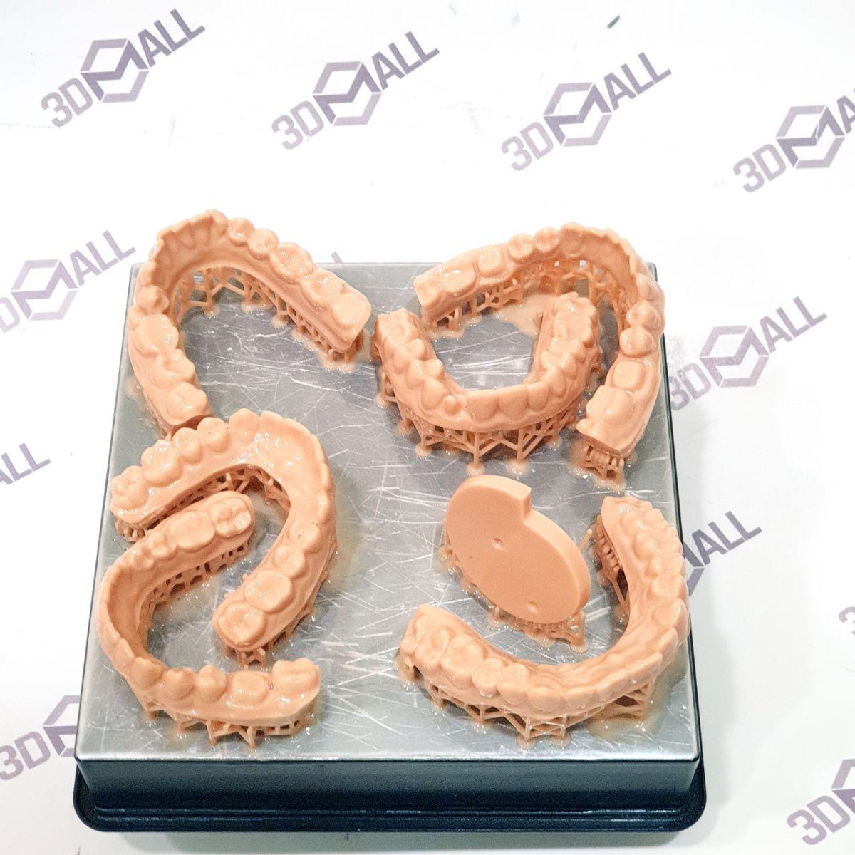 3d_printery's tweet photo. Печать диагностических моделей из материала #dentalmodel на принтере #Formlabsform3 по технологии #SLA.
Благодаря аддитивным технологиям, сегодня нет необходимости использовать гипс и эластичные полимеры для создания слепка зубов.
https://t.co/vbFUqDL9Ye https://t.co/fHsNg80Pwc