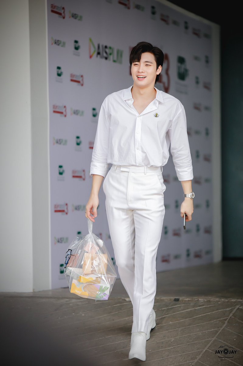 JayJay_Uknow's tweet photo. ชอบจัง เหมือนเหาะมา

#เสน่หาสตอรี่S3
#AISPLAY #TVThunder 
@m34nismind #MeanPhiravich https://t.co/3ZvgnQoTzF