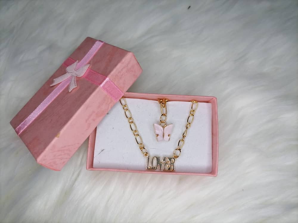 spperfume_'s tweet photo. [READY STOCK] Double Layer necklace with 3 variation
1. Babygirl
2. Angel
3. Lover

Only at rm11 with box
-FREE wishcard (no limit words)
-FREE shipping (at shopee)

#birthdaygirl #happybirthday #necklace #murah #bucketchocolates #bouquetflowers #giftsforher #deliveryshahalam https://t.co/AmlzpMGYXf