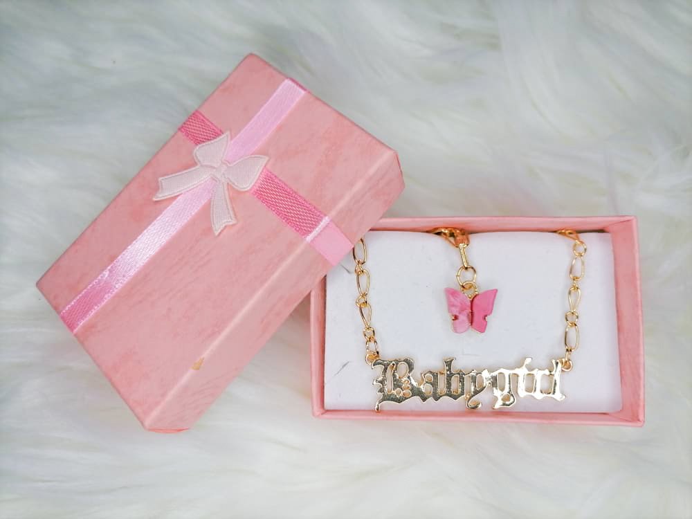 spperfume_'s tweet photo. [READY STOCK] Double Layer necklace with 3 variation
1. Babygirl
2. Angel
3. Lover

Only at rm11 with box
-FREE wishcard (no limit words)
-FREE shipping (at shopee)

#birthdaygirl #happybirthday #necklace #murah #bucketchocolates #bouquetflowers #giftsforher #deliveryshahalam https://t.co/AmlzpMGYXf