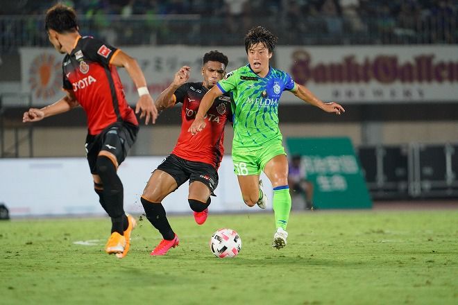 サッカーダイジェスト على تويتر ｊリーグ J１採点 寸評 湘南０ １名古屋 盤石のウノ ゼロ 警戒を怠らなかったイタリア人指揮官の采配に高評価 T Co H9typxndbc 湘南ベルマーレvs名古屋グランパス