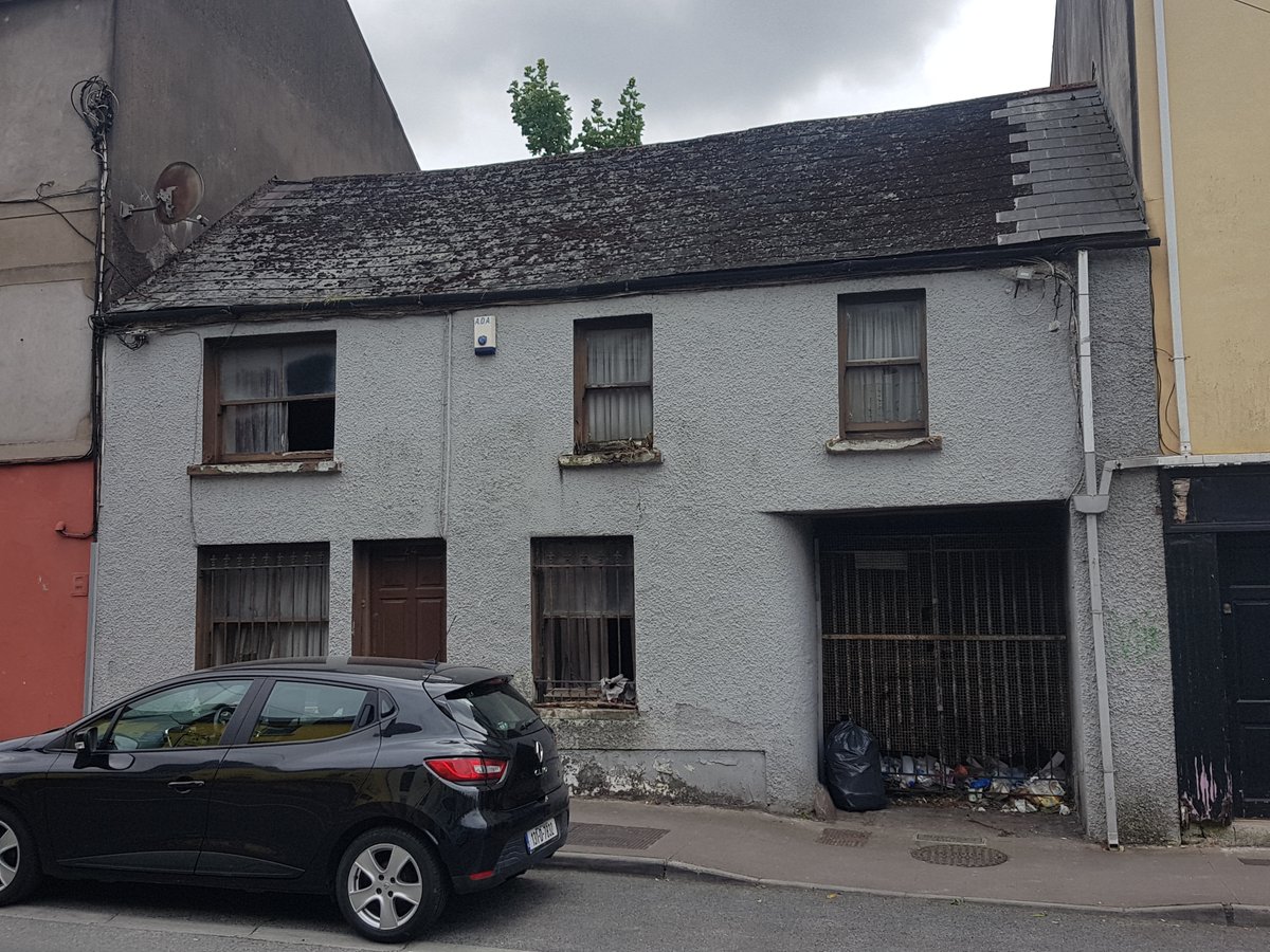 another empty property in Cork city, this one oozes charactera tree that was growing out of one of top windows was recently cut back so hopefully its going to be someones home again soon #not1home  #regeneration  #homelessness  #HeritageWeek2020