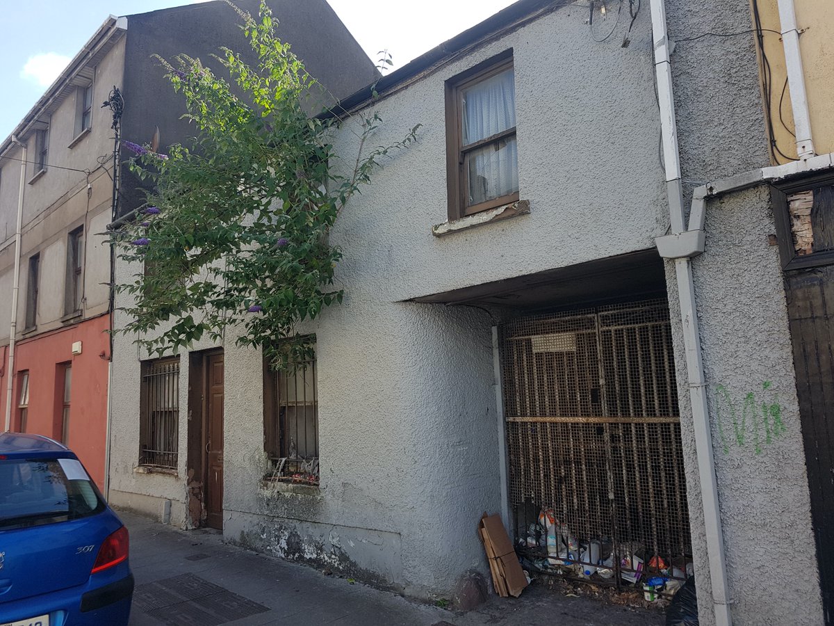 another empty property in Cork city, this one oozes charactera tree that was growing out of one of top windows was recently cut back so hopefully its going to be someones home again soon #not1home  #regeneration  #homelessness  #HeritageWeek2020