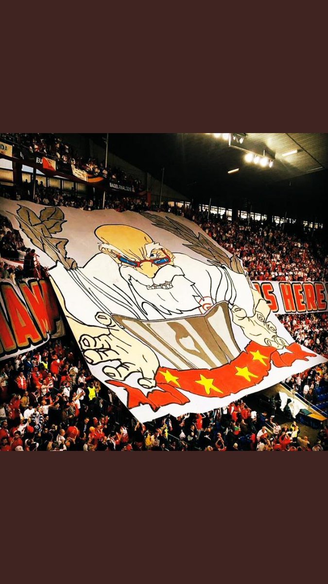 Ve arrancando la moto abuelo...  😍