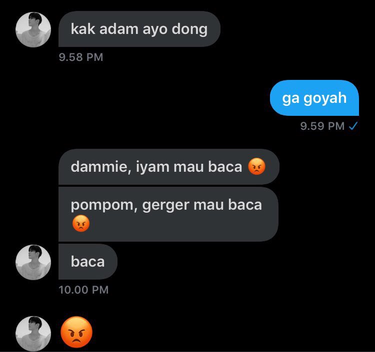 pas dia ngirim ini aku pgn melambaikan tangan ke kamera yaallah gakuat gemes bgt pacarku