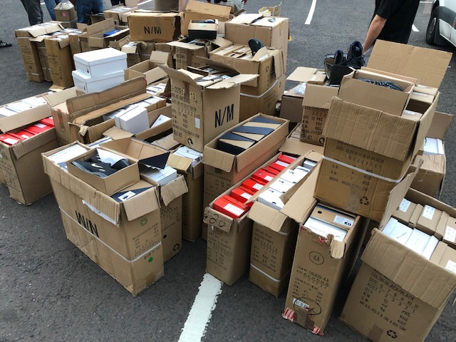 bhamts's tweet image. On 15/08/2020 officers seized large quantity of #counterfeit goods including trainers &amp;amp; footwear from vehicle in #Brum estimated retail value of £50000. Goods were destined for consumer market. Thanks @The_ACG @_NMGroup for assisting #BuyReal #RealDeal #BrumTS
