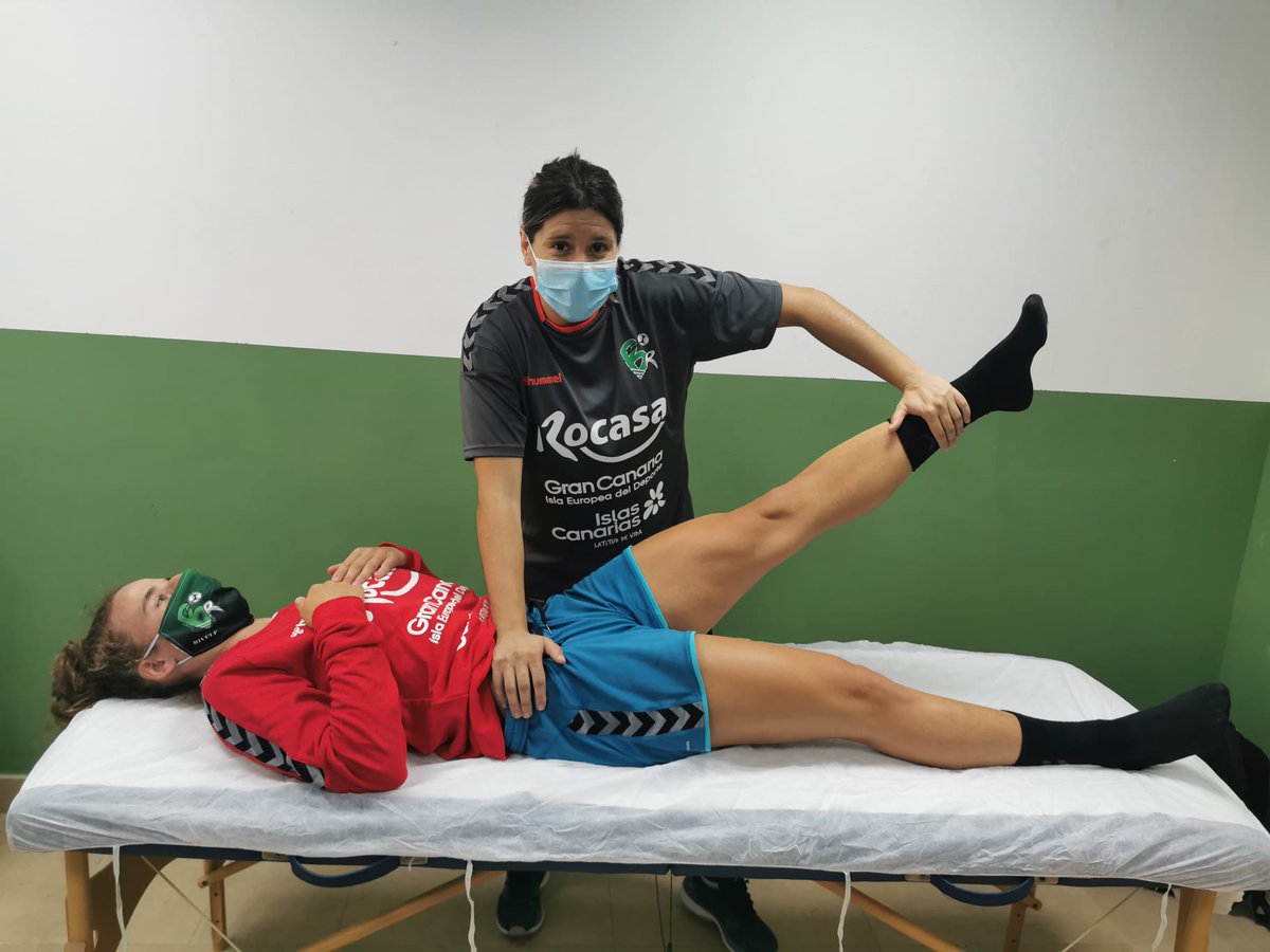 BMRemudas's tweet photo. 🤝 No todos los días se tiene la oportunidad de recuperar para la causa a toda una leyenda de nuestro club, como es @m_lujan3, que regresa a casa como miembro de los servicios médicos del primer equipo 🏥

#vamosrocasa https://t.co/fyZaIUGwFV