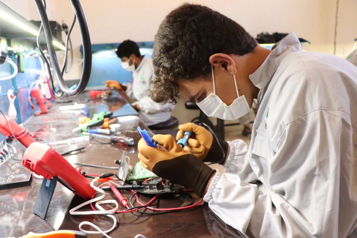 AtaaRelief's tweet image. Day after day, the vocational institution project is growing, and the knowledge and experience of the trainees are increasing.
Pictures of Ataa&apos;s Vocational Institute&apos;s workshops, in the Qah region, Idlib countryside.

#SPARKAlumni
