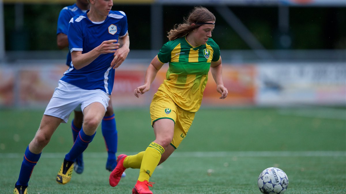 ADODHVrouwen's tweet photo. ADO Den Haag Vrouwen delft onderspit in goalfestival.
❹-❻ tegen Verburch JO17.
Wedstrijdverslag ⇢ https://t.co/U59Kw0mBHC
#ADOver https://t.co/y2utimegZU