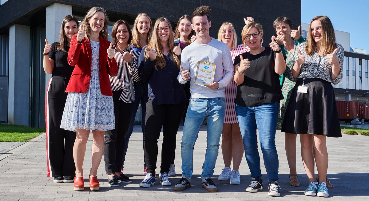 Casashops's tweet photo. L'année passée CASA a remporté le Webshop Award Belgium dans la catégorie Habitat grâce à votre aide. Cette année, nous pouvons utiliser votre aide plus que jamais. Vous aimez nos magasins ou notre boutique en ligne? Votez pour CASA via ce lien: https://t.co/ZBHrtm7m0O https://t.co/MOnLFiKOSr