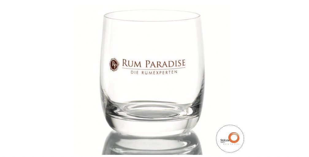 StolzleUSAGlass's tweet photo. Screen printing enables a very detailed #print onto the glass,-regardless of your size and #color requests.
#Logos on the bottom of the #glasses are achieved by sandblasting. 💪🏼
https://t.co/rzqFF8mFms
#BorninFire
#customglassware #screenprinting #designglass #design https://t.co/NBOg8uoat9
