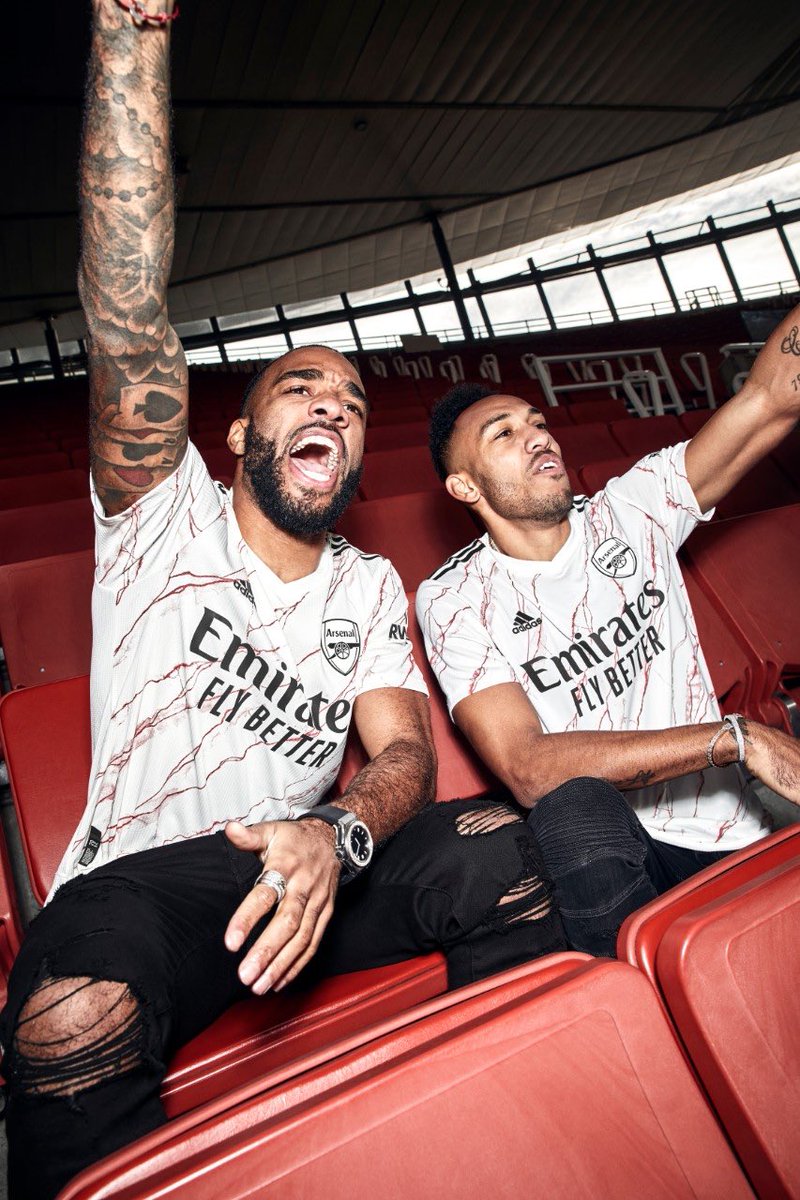 lacazette new arsenal kit