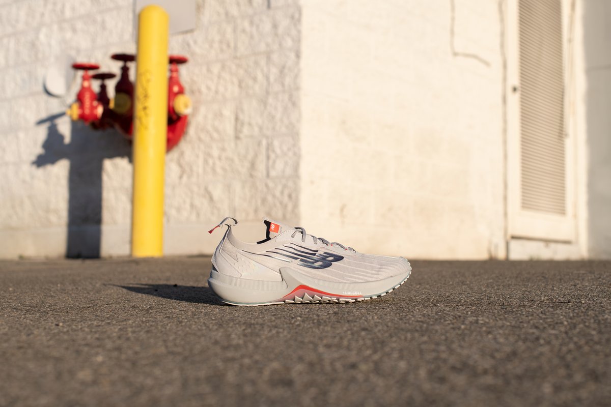 newbalance_jp's tweet photo. #NewBalance FuelCell Speedrift 本日10:00 A.Mより 販売！
反発弾性に優れたFuelCell（フューエルセル）をファッションと融合。本格的なランニングシューズとしてのテクノロジーを有しながらもファッションとして昇華させた「FuelCell Speedrift」が登場。
☛https://t.co/TX3DgUCdAE
#NB https://t.co/ObyoHAkO5K